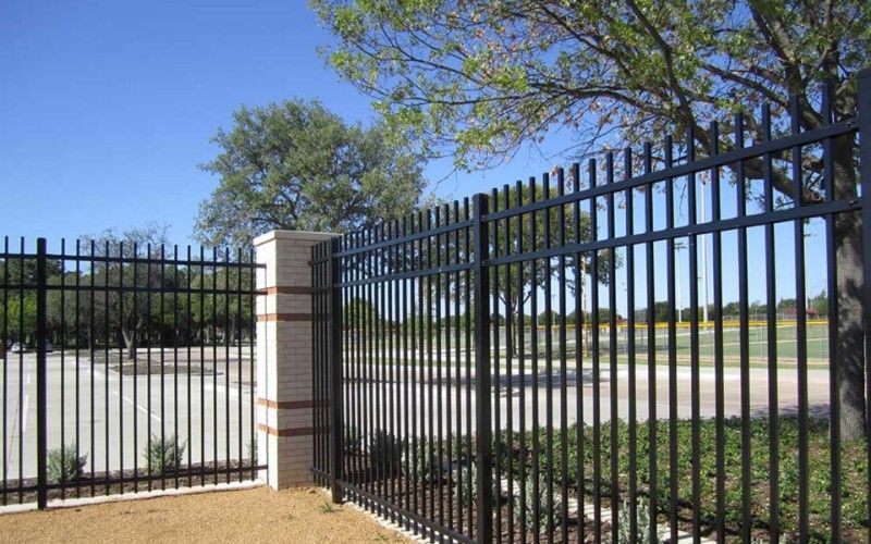 21. Tillverkning montering av staket till BRF