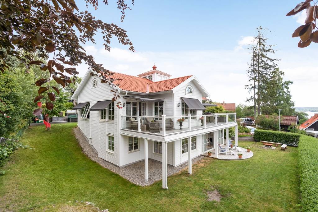 totalrenovering villa anlaggning parkeringsplats asfaltering stocksund danderyd